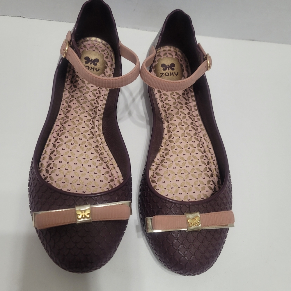 Zaxy Plum Colored Mary Jane Jelly Flats With Gold/light Pink Bows Sz7 - Picture 2 of 12